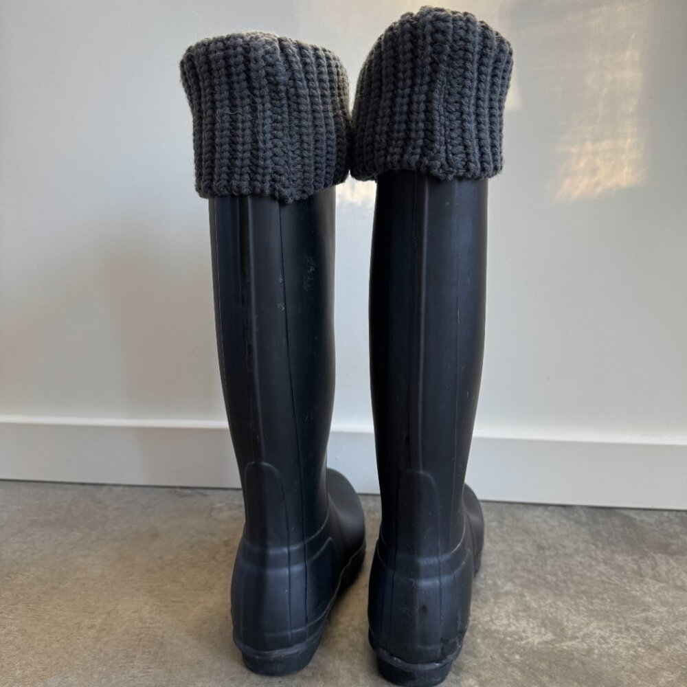 Original Hunter Rain Boots Size 8.5 with Original Hunter Book Socks Size L - Picture 3 of 5